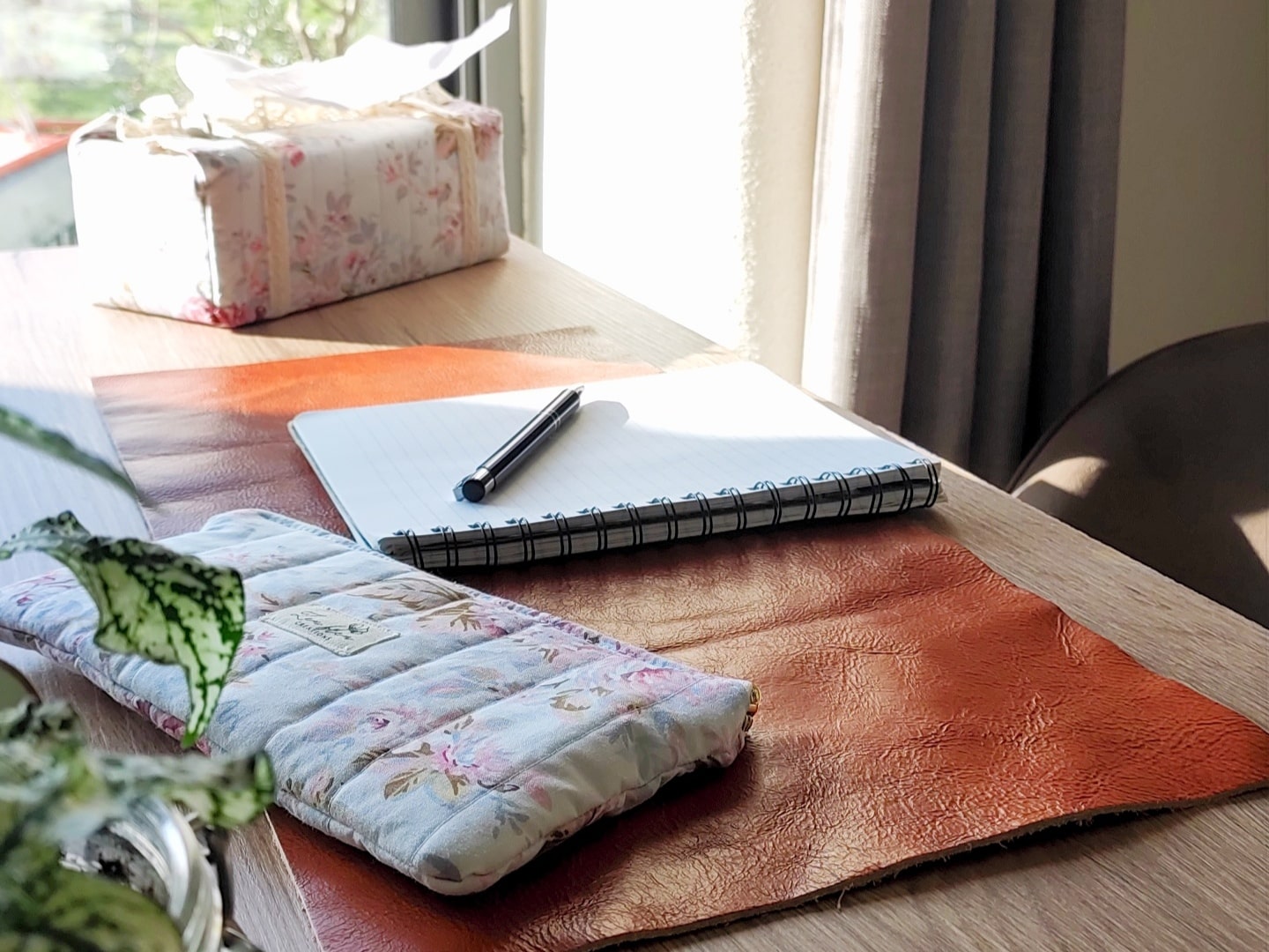 trousse sur un bureau