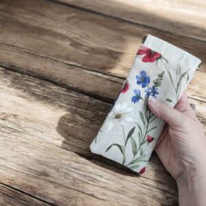 etui à lunettes bleu blanc rouge en situation