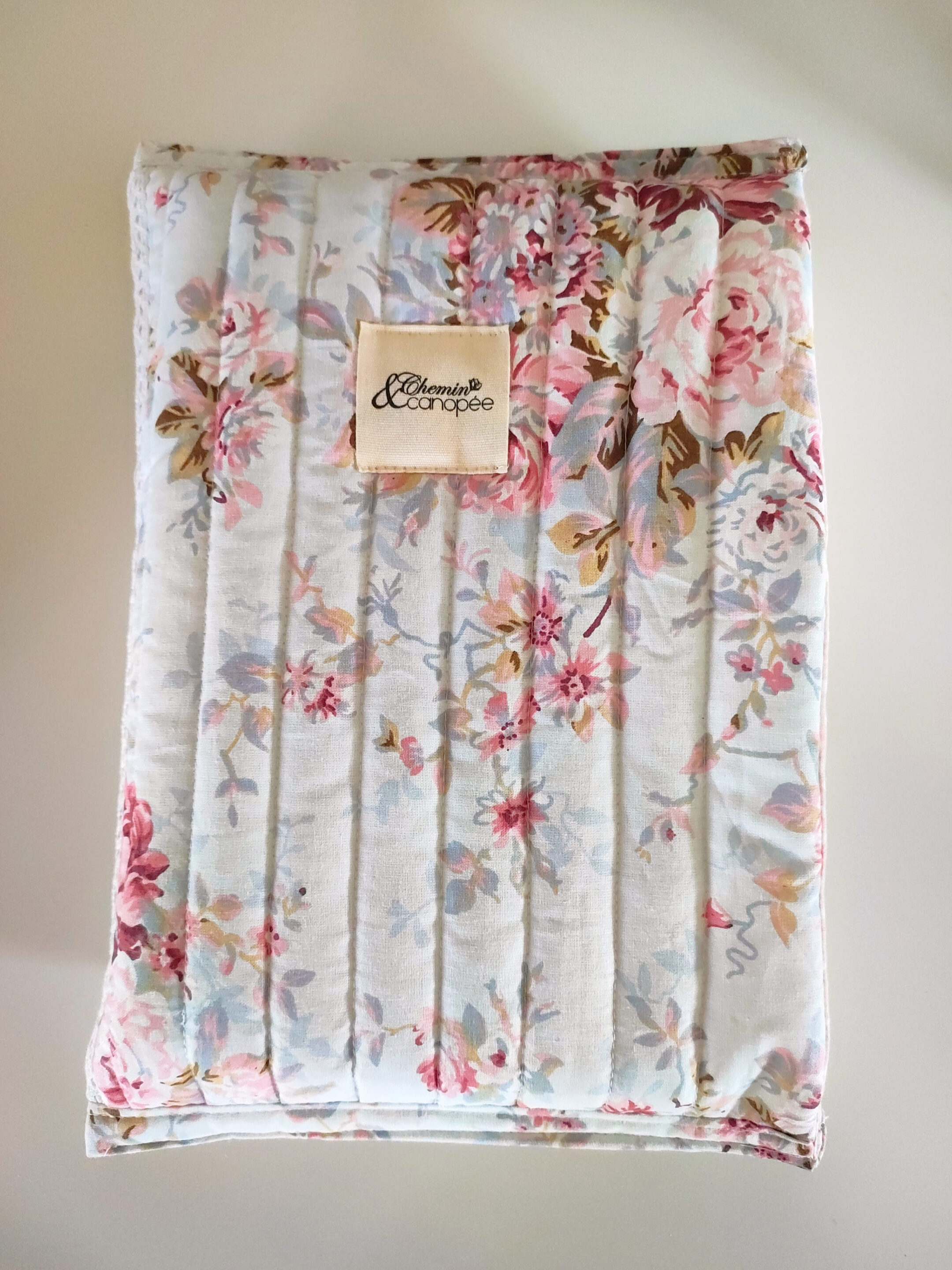 photo pochette à livre sous divers angles