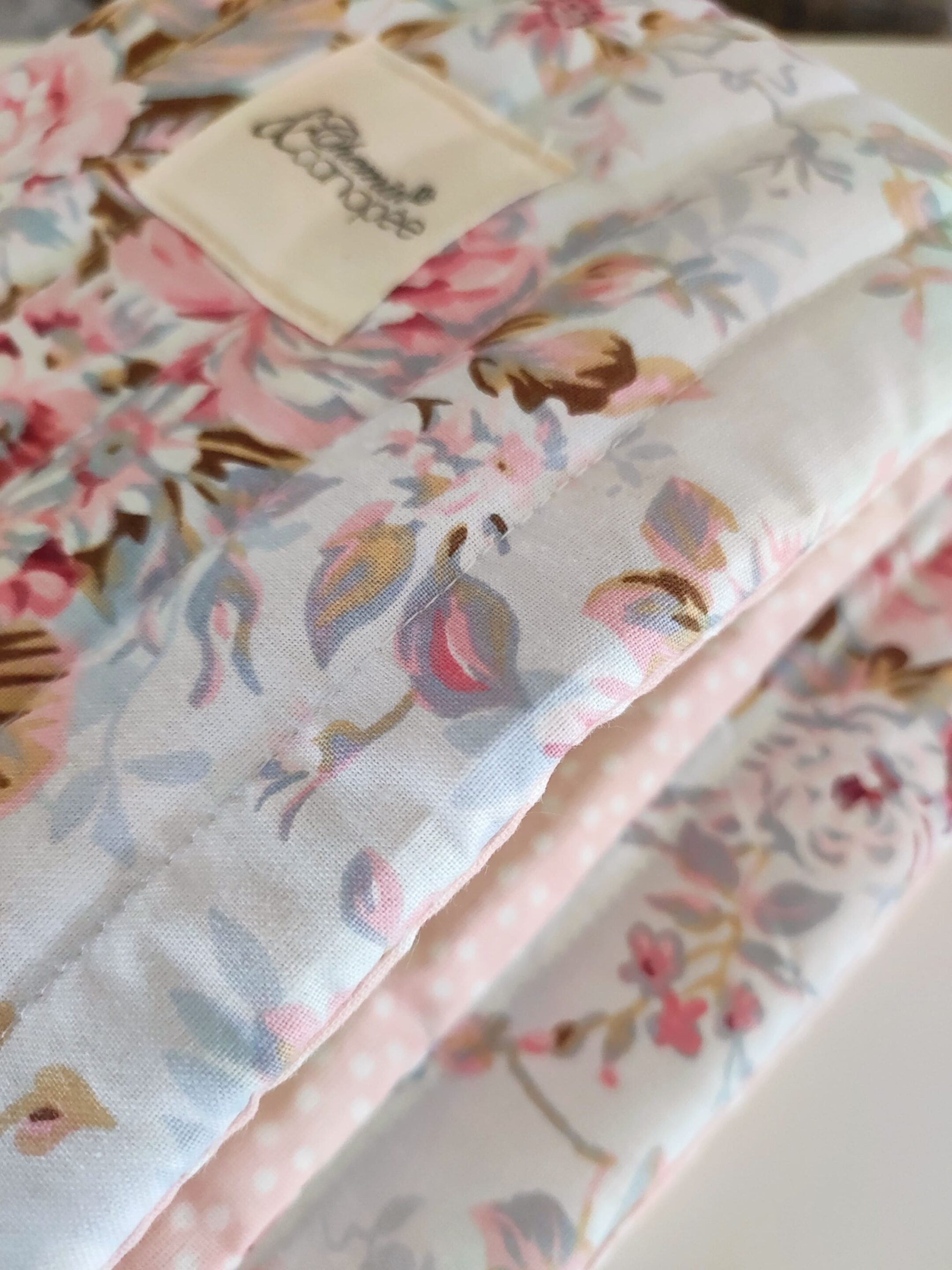 photo pochette à livre sous divers angles