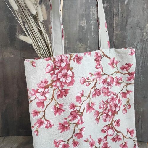 tote bag fleuri chemin et canopee
